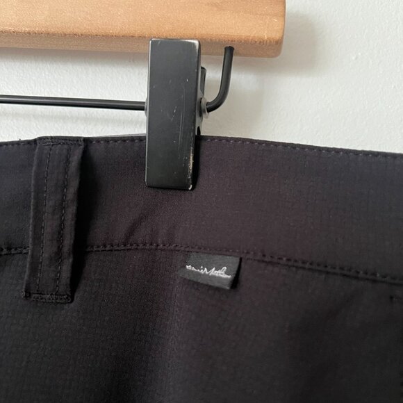 Travis Mathew Wanderlust 9" Black Flat Front Golf Shorts Men's Size 38 - Picture 4 of 7